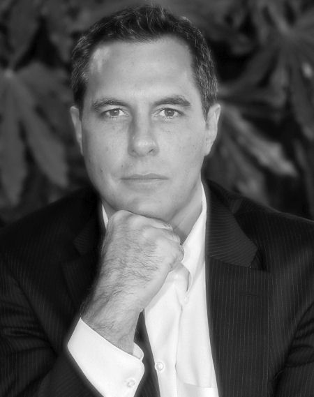 Max Stavron - Profesional Voice Overs